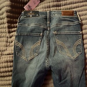 Hollister size 00S. Ultra high rise super skinny. BNWT .Smoke free home.